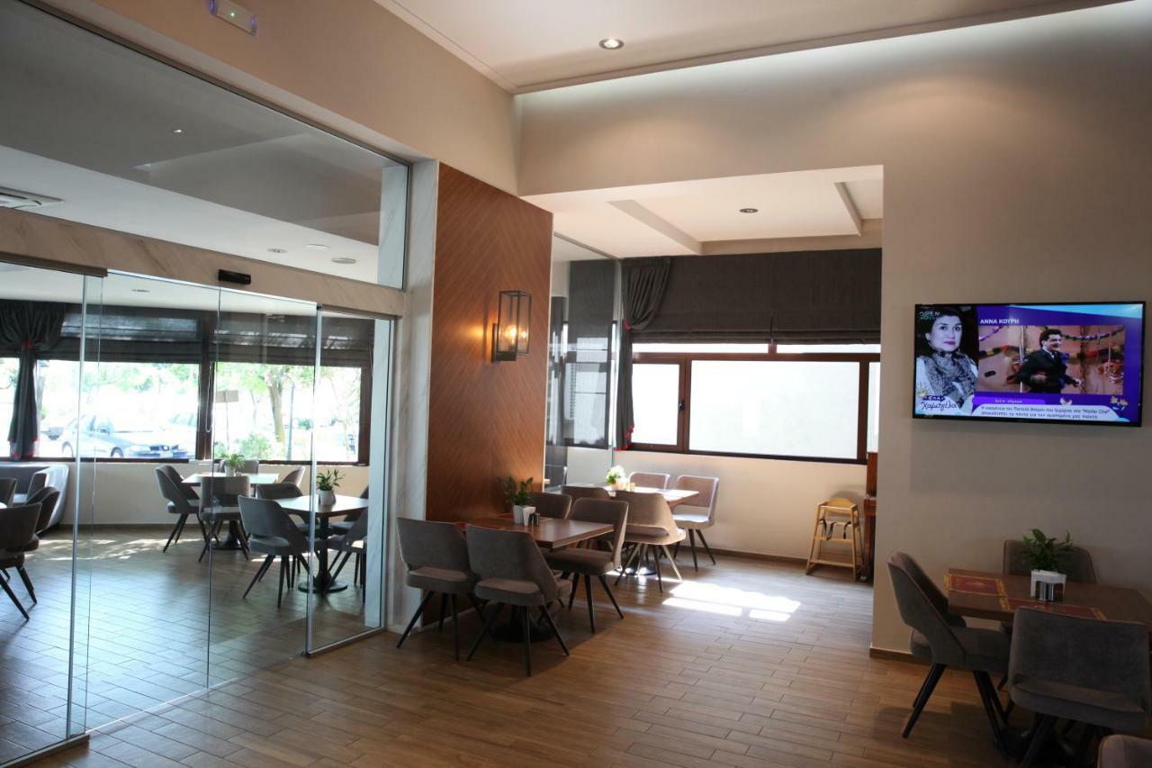 克里斯和夏娃庄园酒店 科莫蒂尼 外观 照片